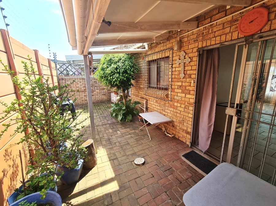 2 Bedroom Property for Sale in Jeffreys Bay Central Eastern Cape